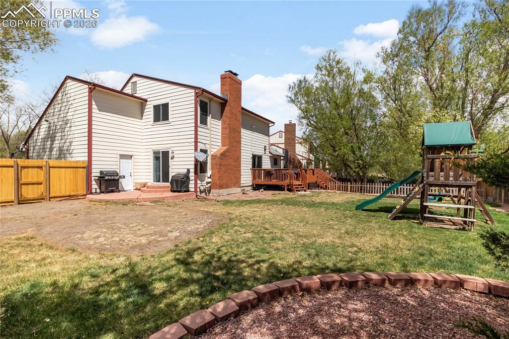 Image 42 of 47: Back of Structure