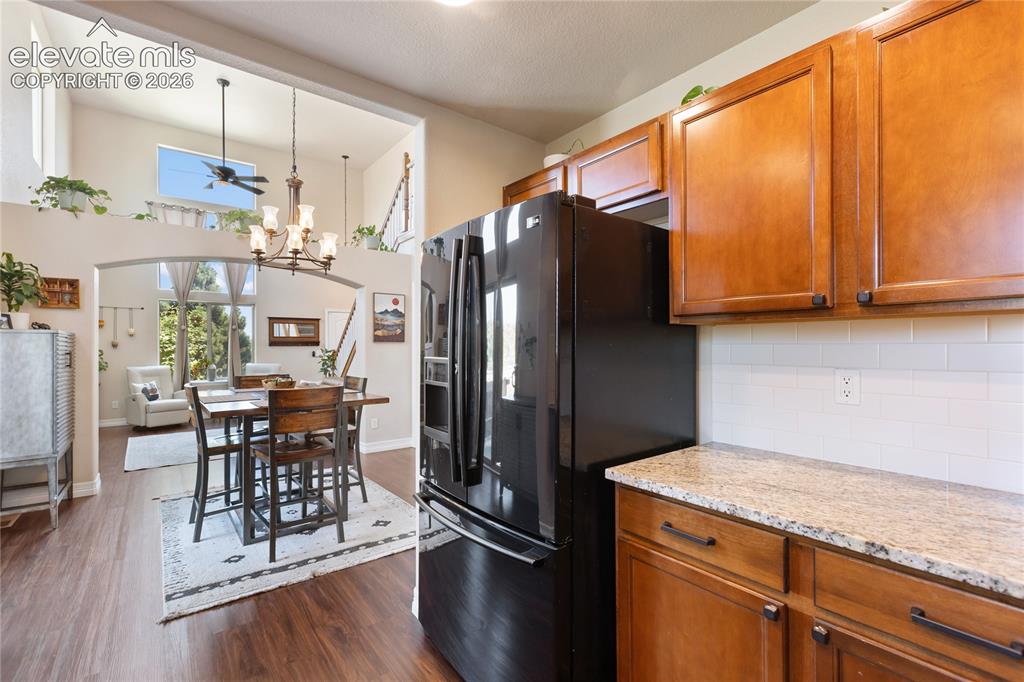 Image 10 of 33: Kitchen