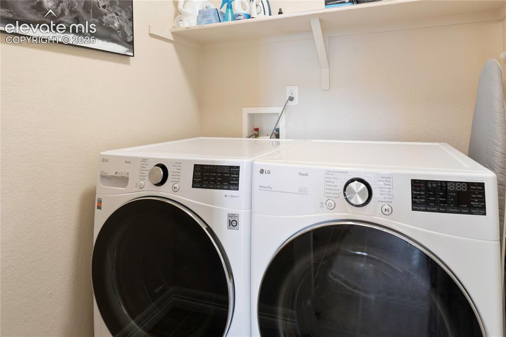 Image 30 of 33: Laundry