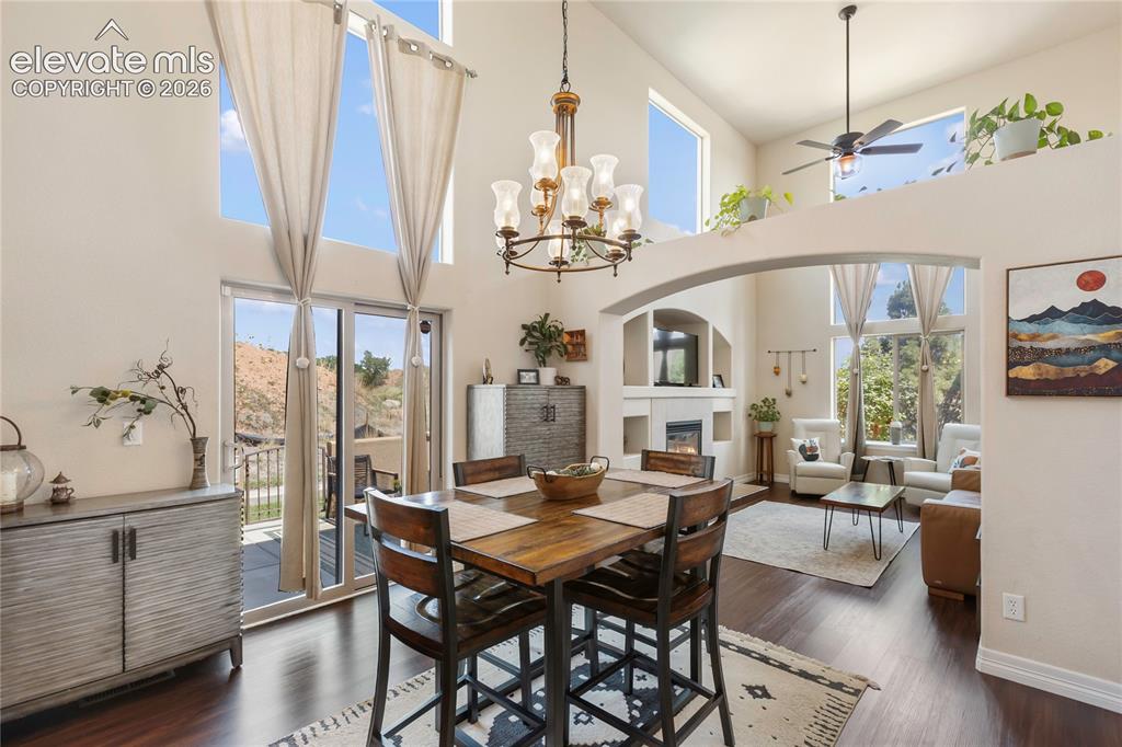 Image 5 of 33: Dining Area