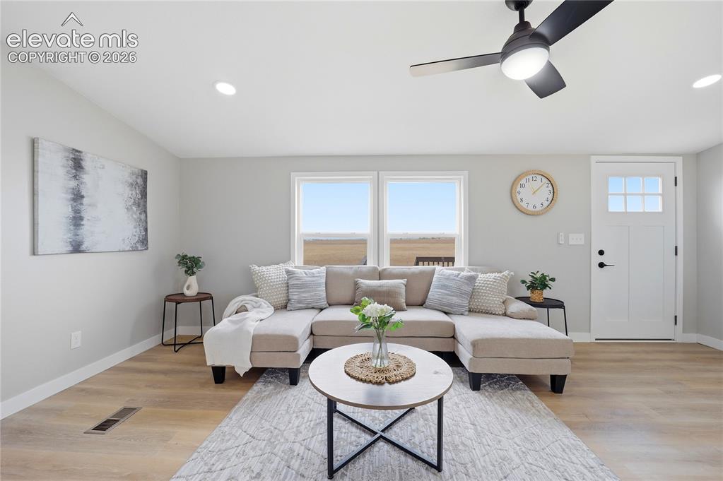 Image 9 of 50: Living Room