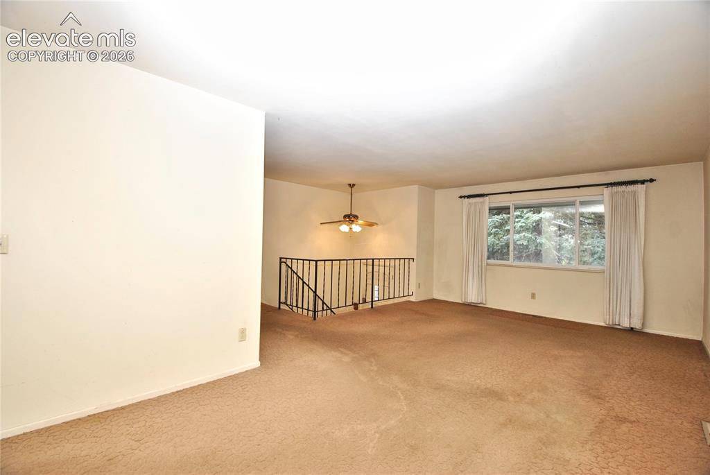 Image 3 of 27: Living Room
