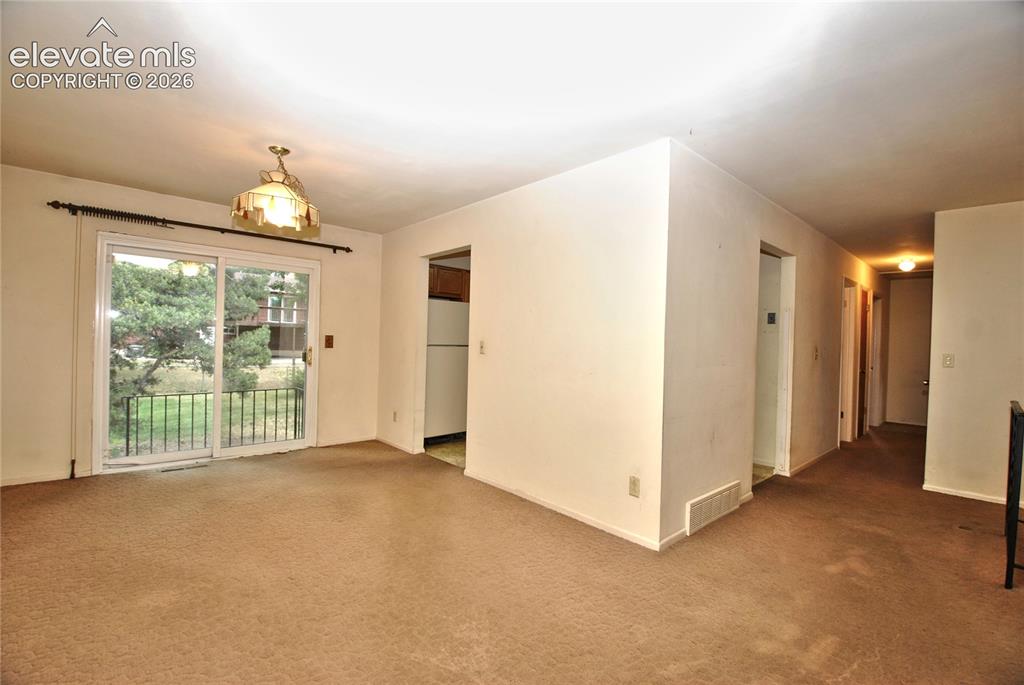Image 4 of 27: Dining Room