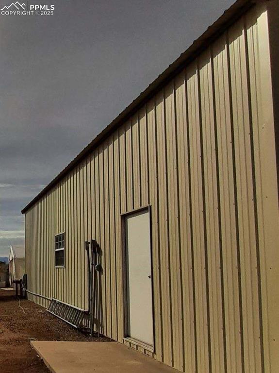 Image 30 of 31: Garage