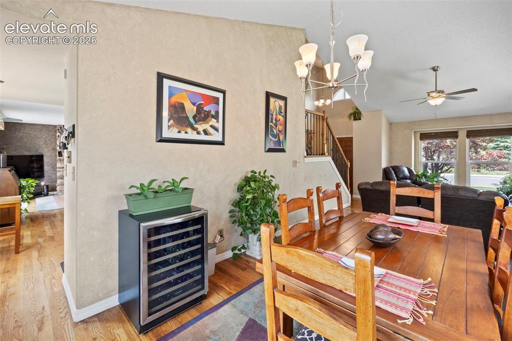 Image 12 of 50: Dining Area