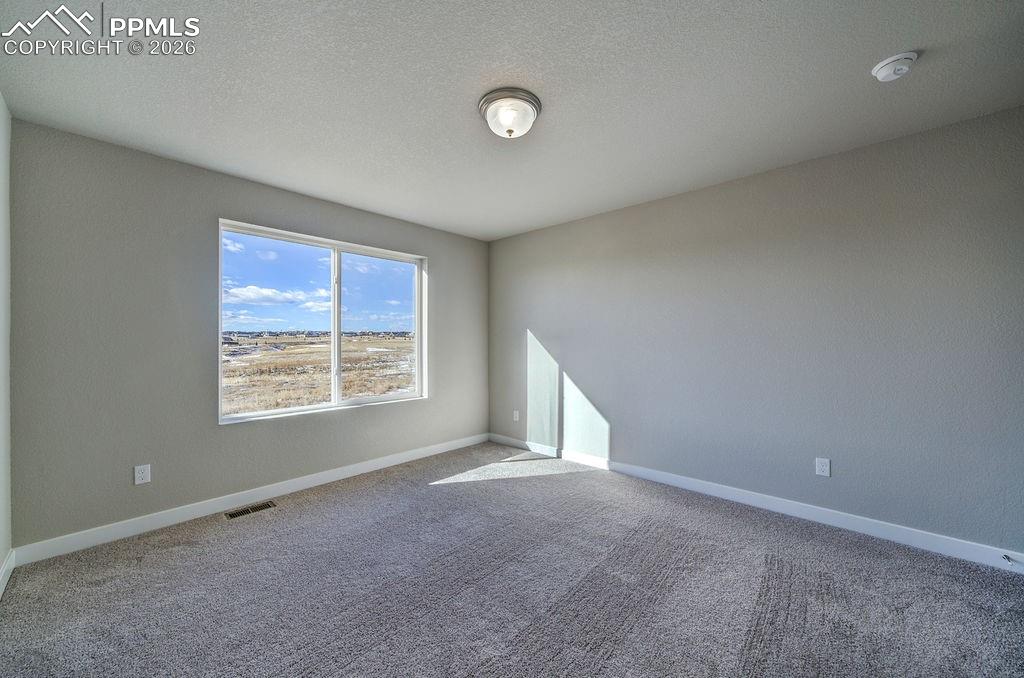 Image 33 of 33: Bedroom