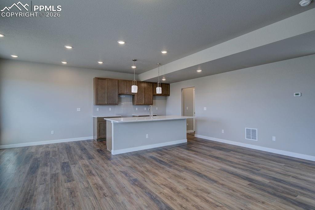 Image 5 of 33: Kitchen