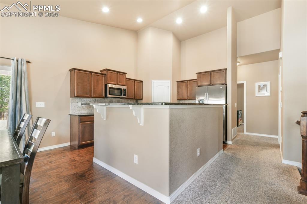 Image 11 of 50: Kitchen