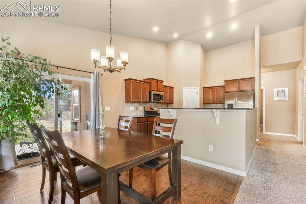 Image 13 of 50: Kitchen