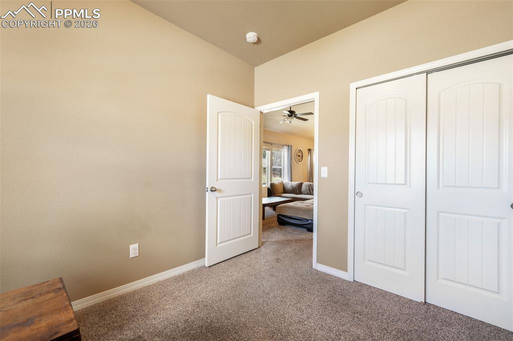 Image 25 of 50: Laundry