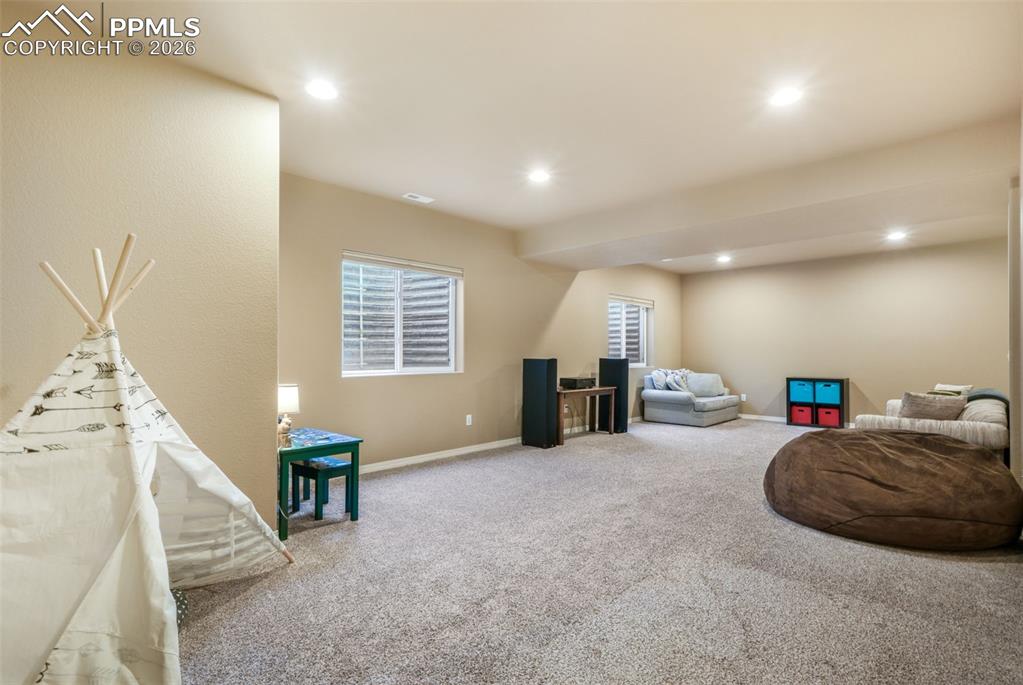 Image 27 of 50: Bathroom