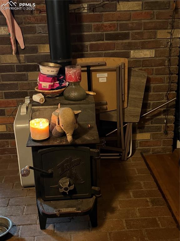 Image 3 of 23: Fireplace