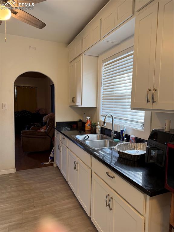 Image 5 of 23: Kitchen