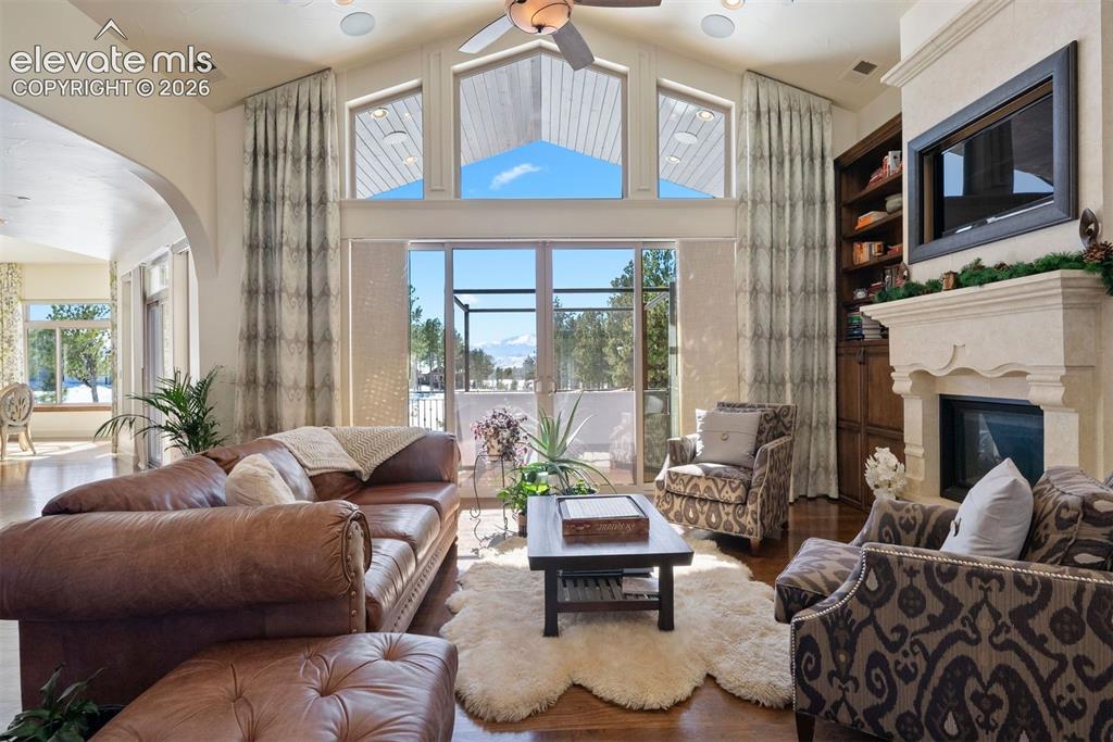 Image 13 of 49: Living Room