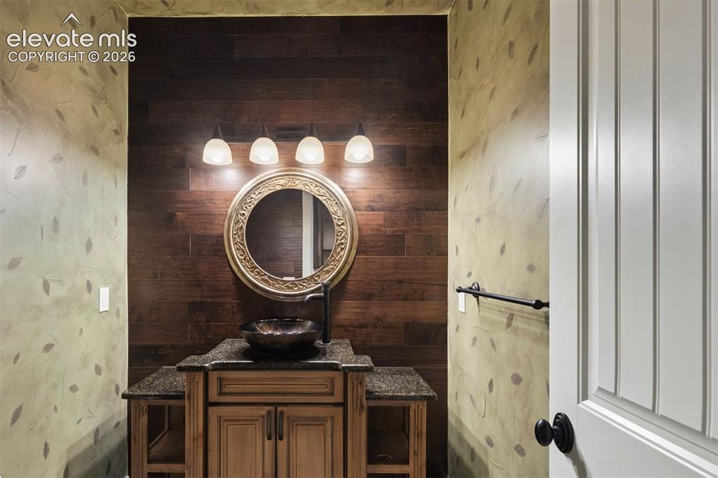 Image 45 of 49: Bathroom