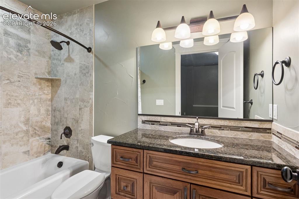 Image 46 of 49: Bathroom