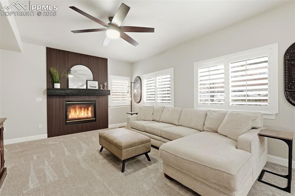 Image 16 of 50: Living Room