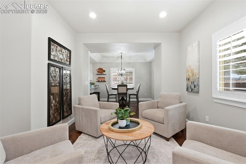 Image 19 of 50: Sitting Room