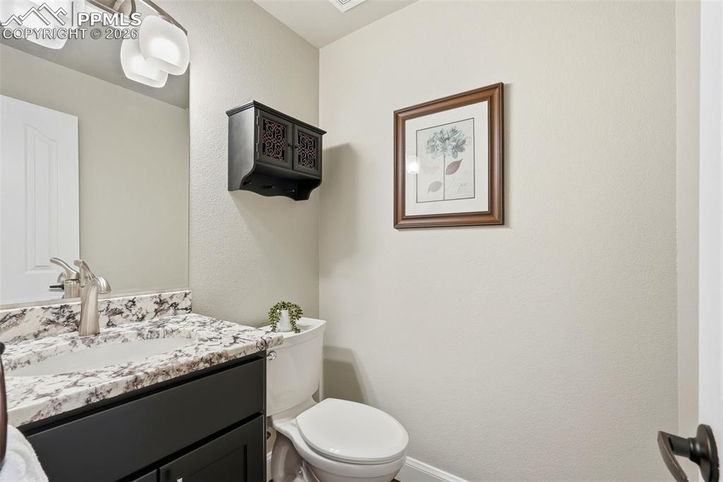 Image 23 of 50: Bathroom