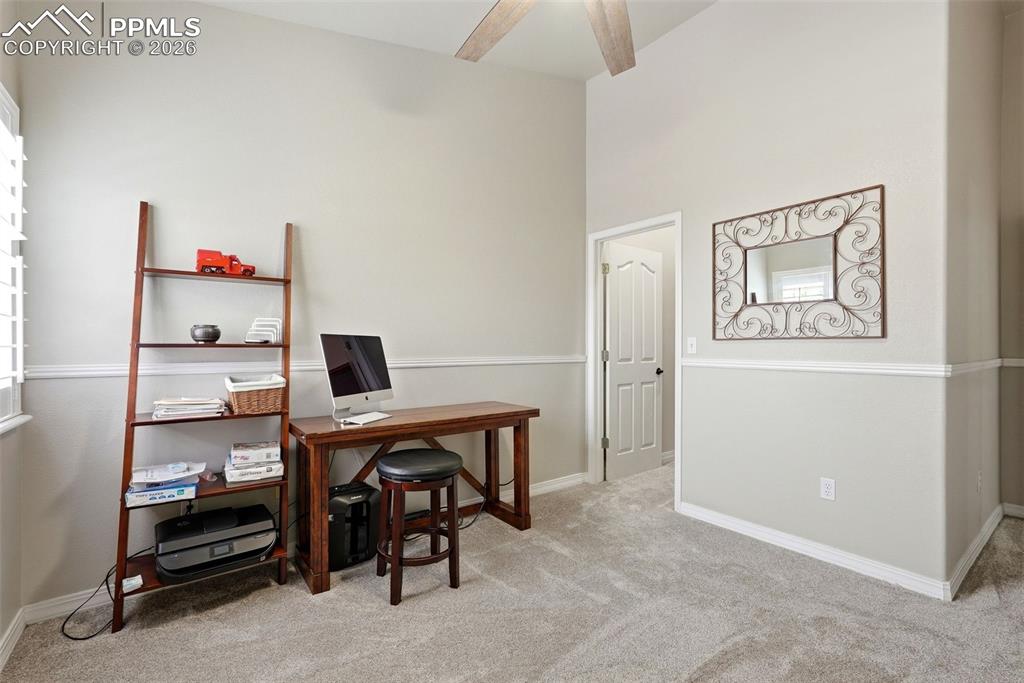 Image 32 of 50: Bedroom