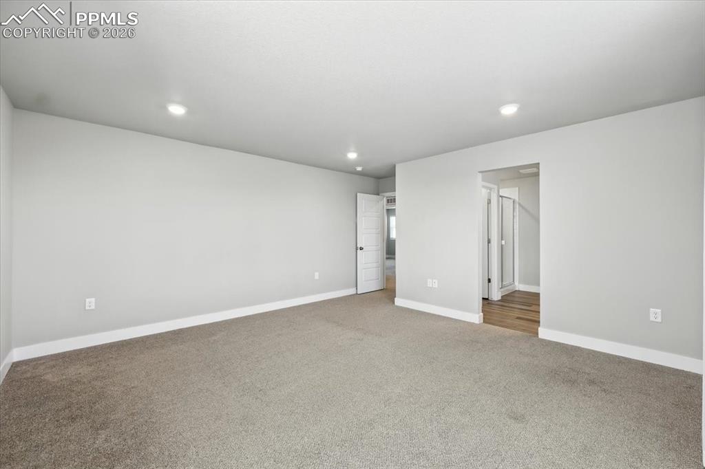 Image 22 of 44: Bedroom