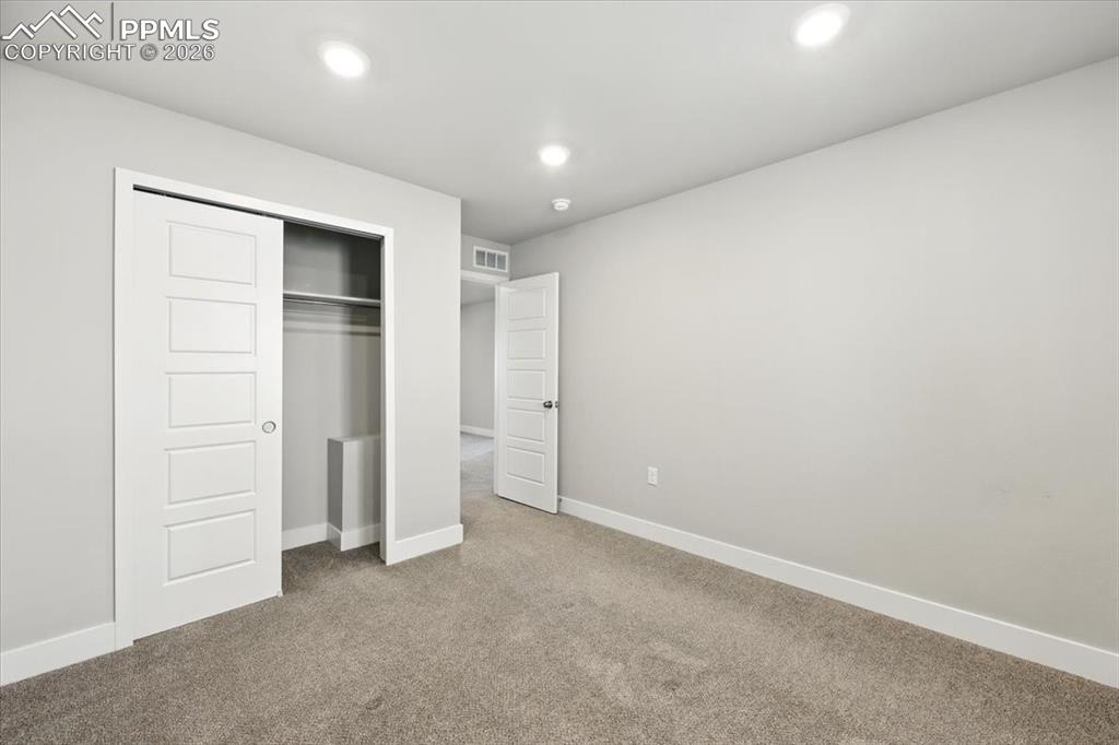 Image 27 of 44: Bedroom