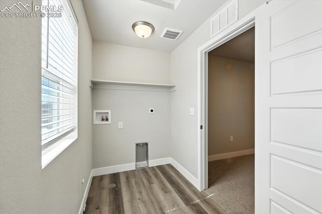 Image 35 of 44: Laundry