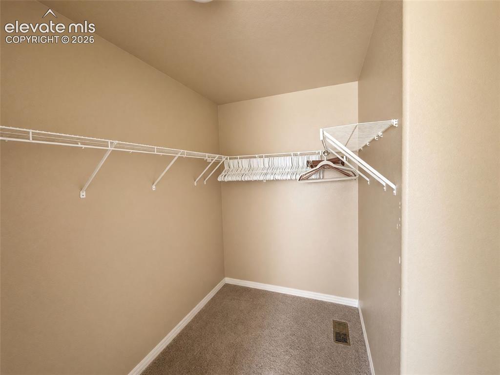 Image 17 of 31: Closet