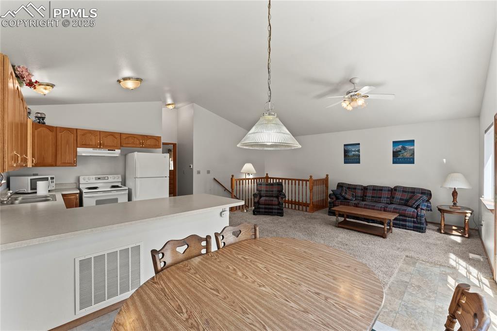 Image 15 of 36: Upstairs open floorplan