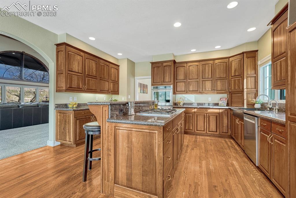 Image 13 of 48: Kitchen