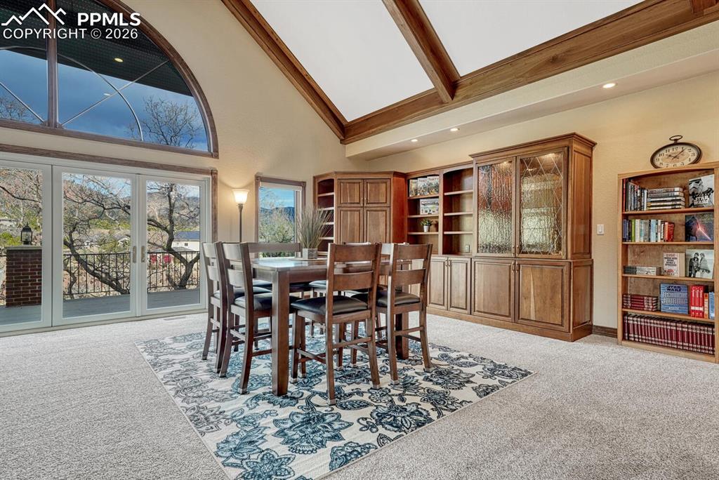 Image 7 of 48: Dining Area