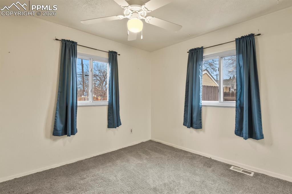 Image 11 of 21: Bedroom