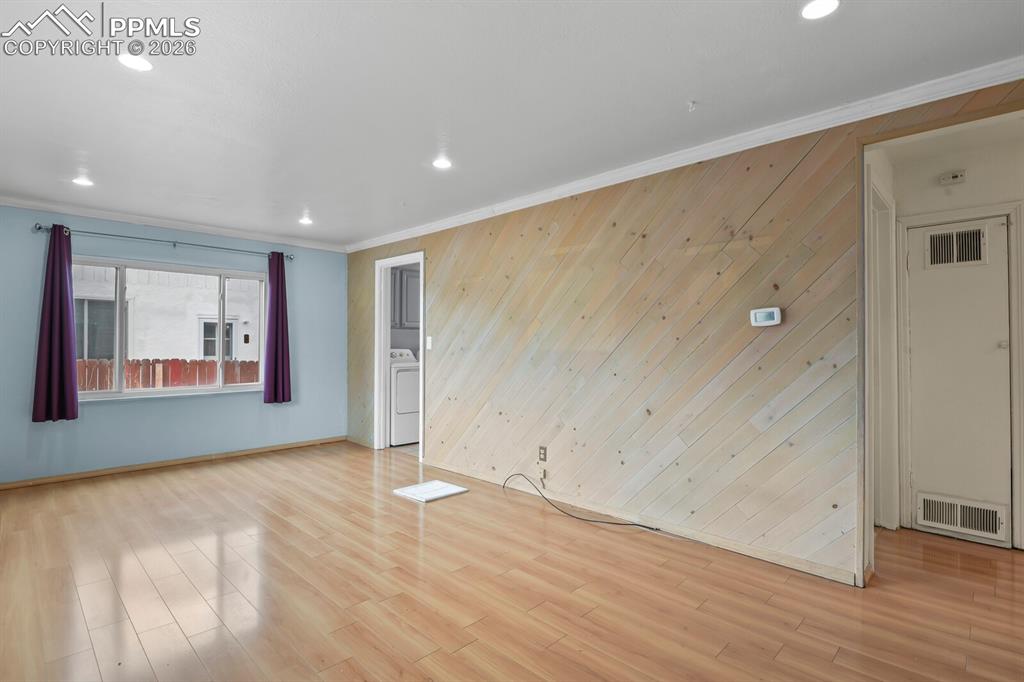 Image 3 of 21: Living Room