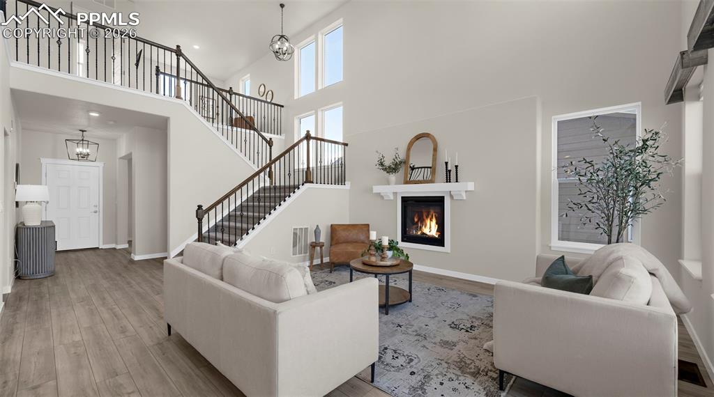 Image 10 of 50: Living Room