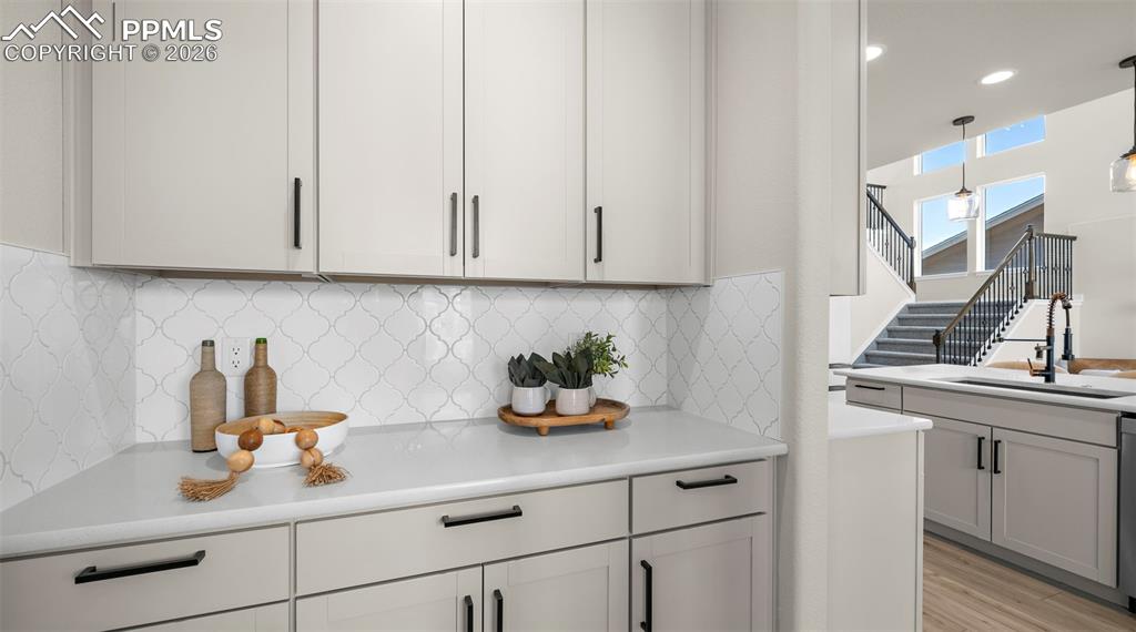 Image 19 of 50: Kitchen