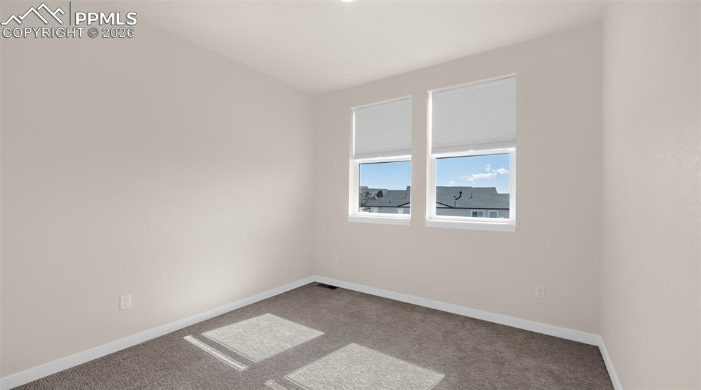 Image 26 of 50: Bedroom