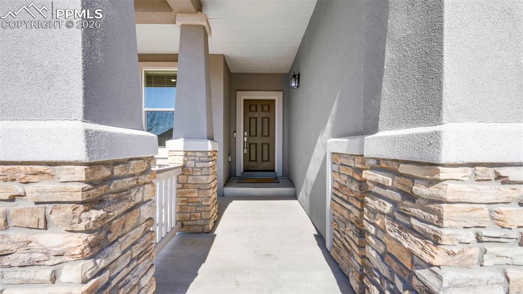 Image 3 of 50: Entry