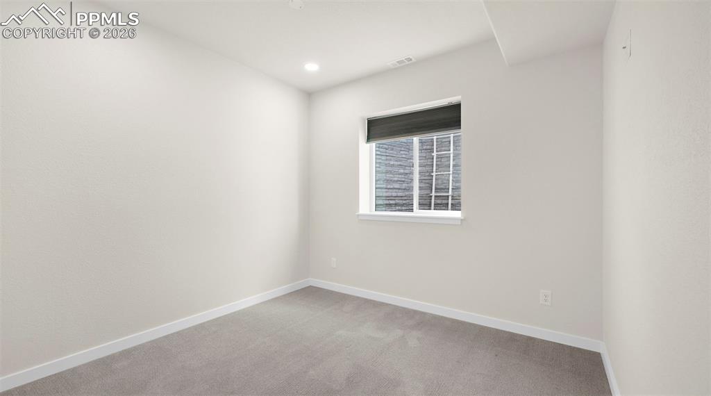 Image 44 of 50: Bedroom