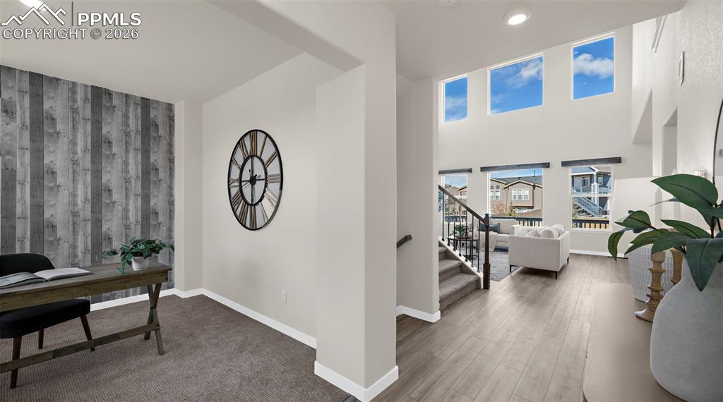 Image 5 of 50: Office