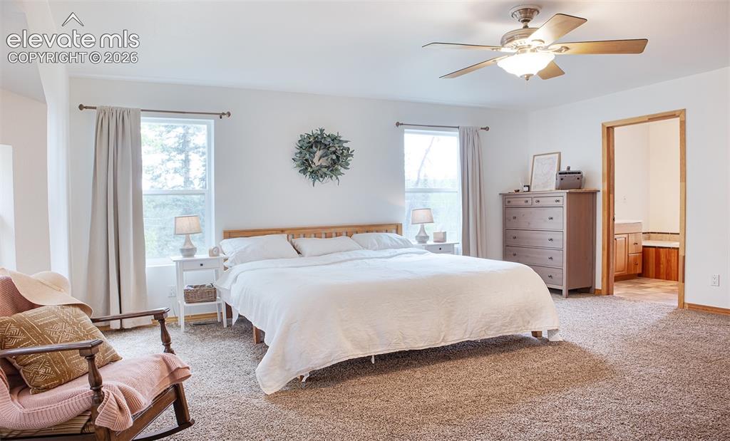 Image 14 of 25: Bedroom