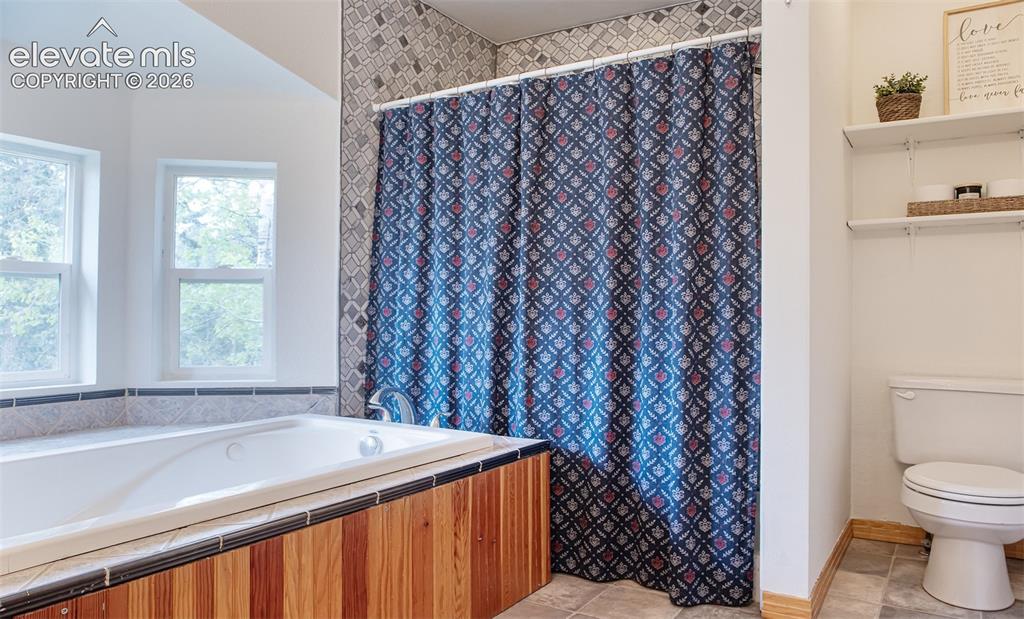 Image 15 of 25: Bathroom