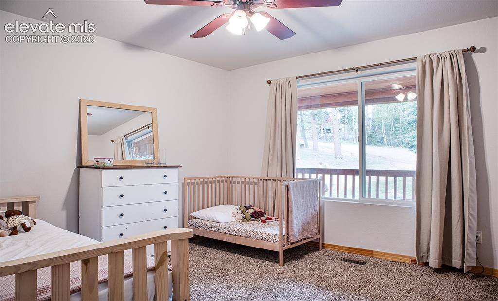 Image 16 of 25: Bedroom