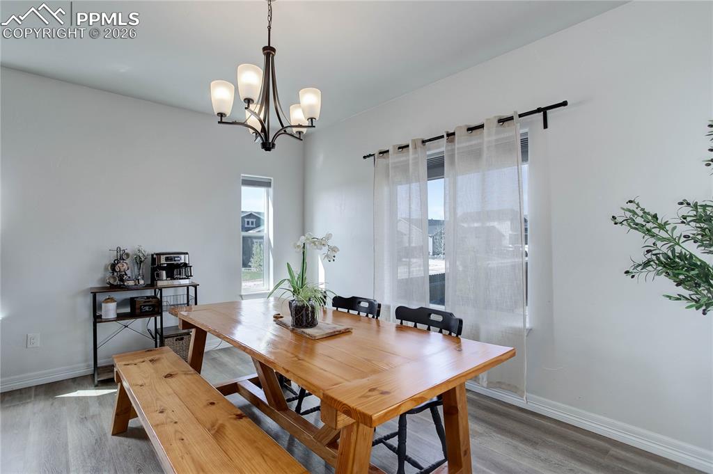 Image 6 of 38: Dining area