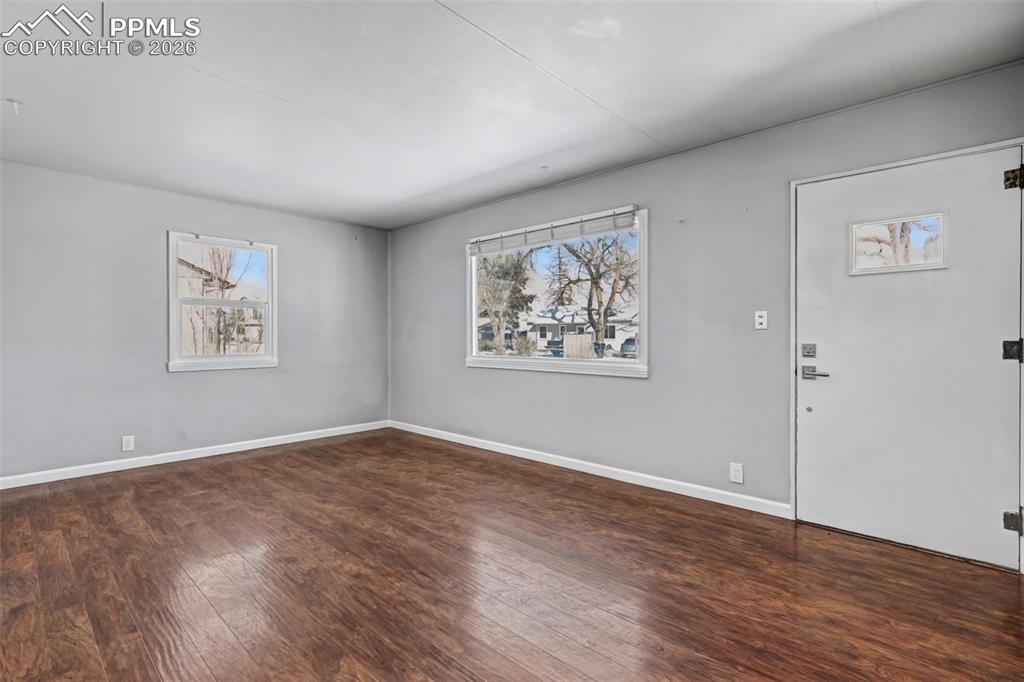 Image 3 of 25: Entry