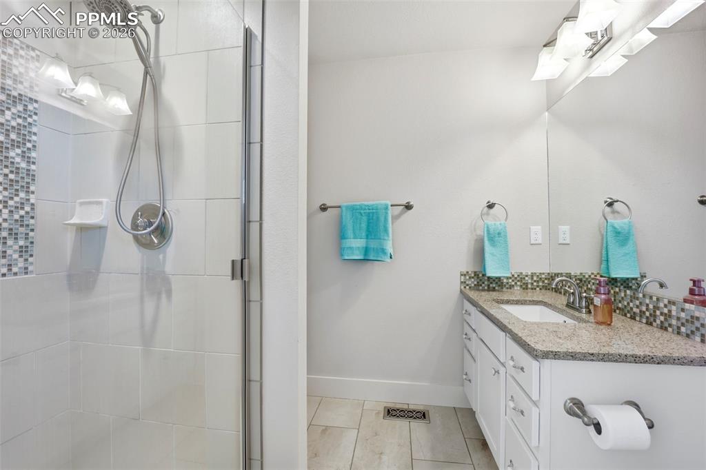 Image 28 of 50: Laundry