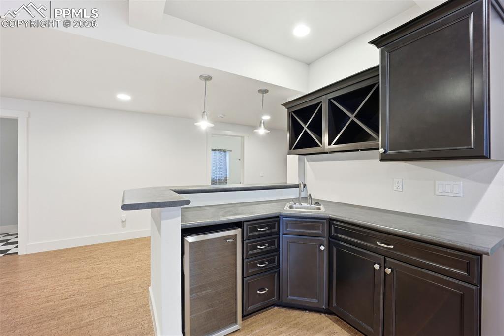 Image 38 of 50: Bathroom