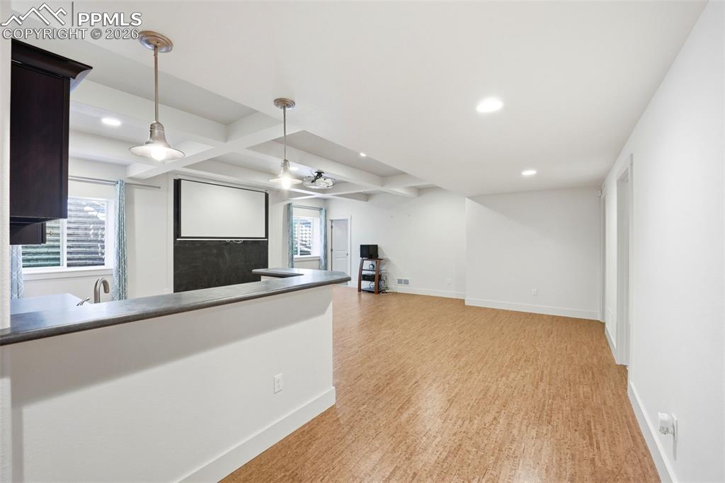 Image 39 of 50: Living Room