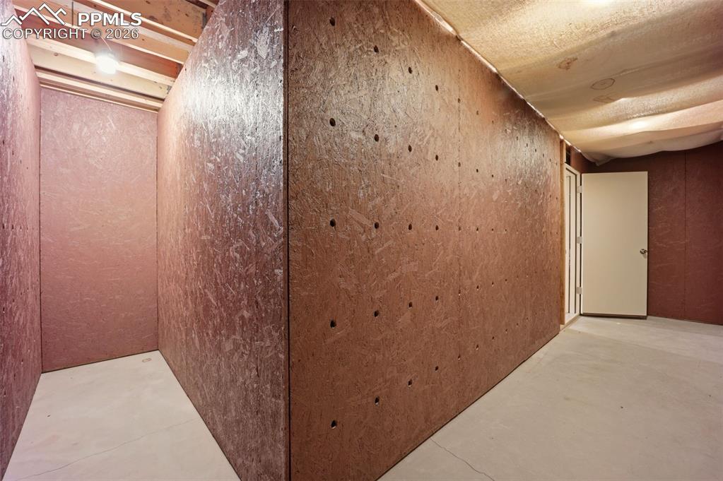 Image 44 of 50: Bedroom