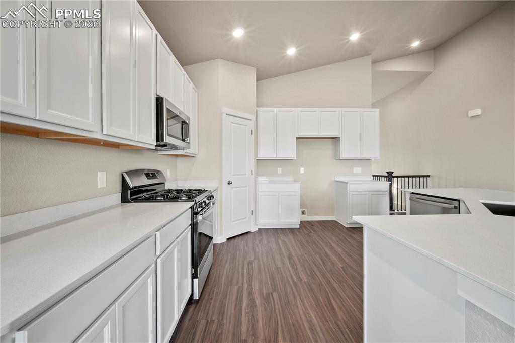 Image 11 of 31: Kitchen