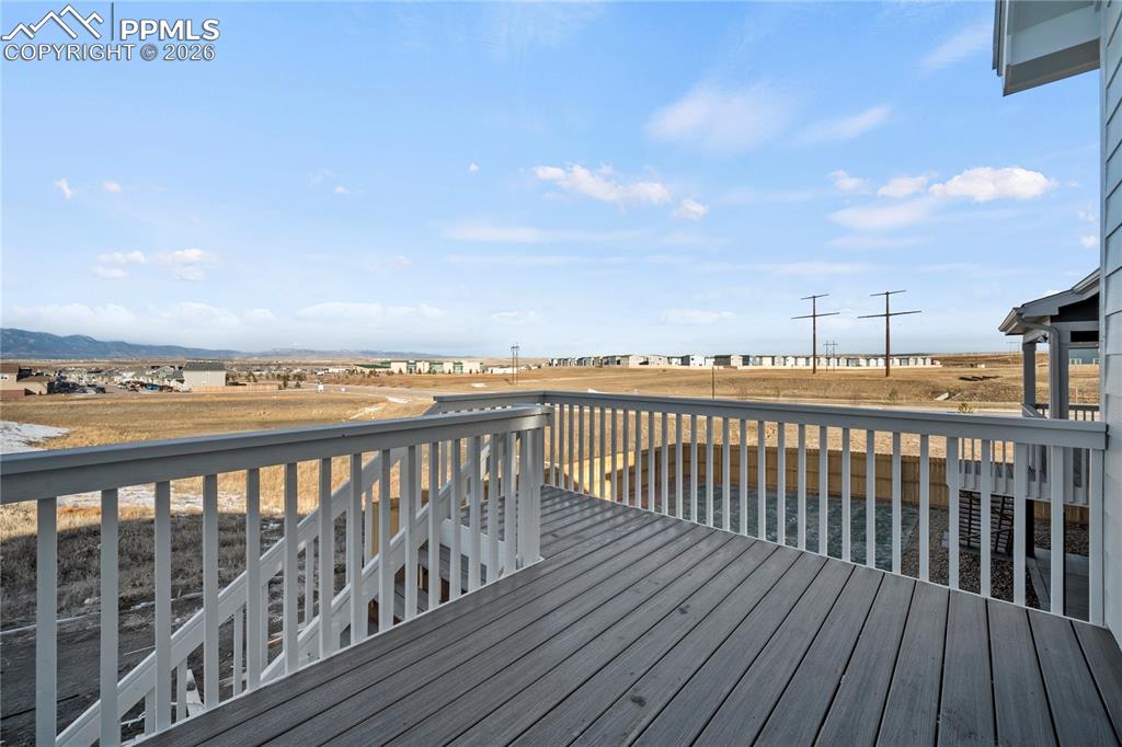 Image 31 of 31: Deck